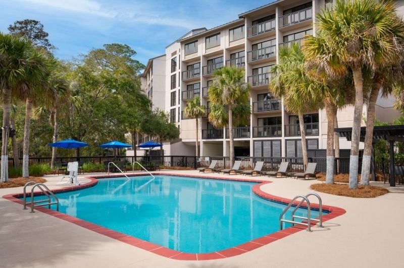 Holiday express exterior pool