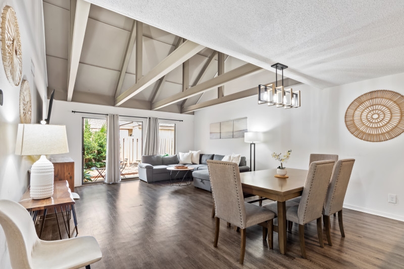 Queens Grant interior